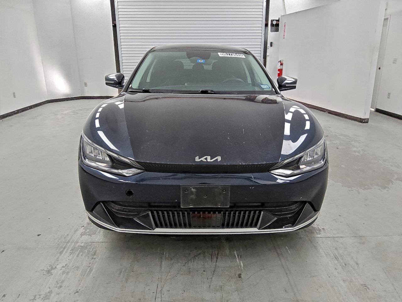 2023 KIA EV6 LIGHT photo 5