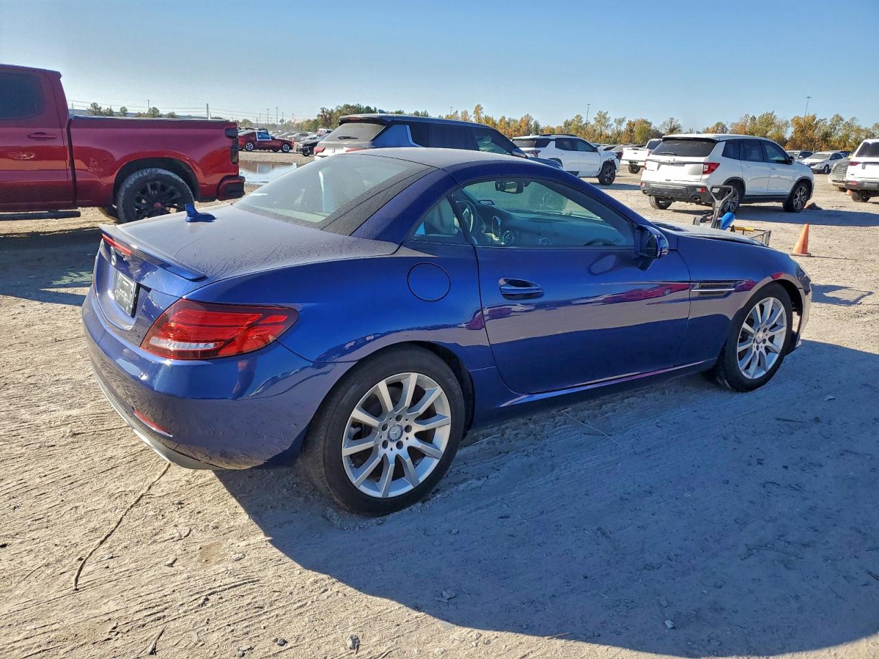 2017 MERCEDES-BENZ SLC 300 photo 3