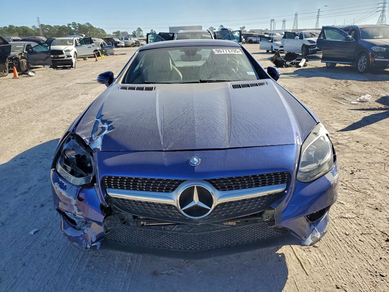 2017 MERCEDES-BENZ SLC 300 photo 5