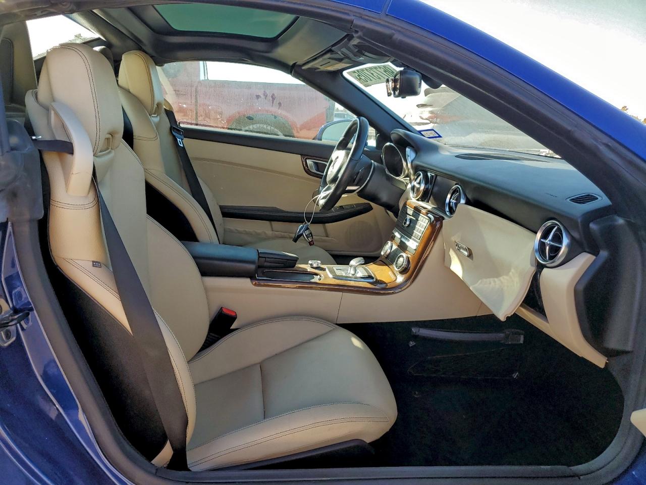 2017 MERCEDES-BENZ SLC 300 photo 10