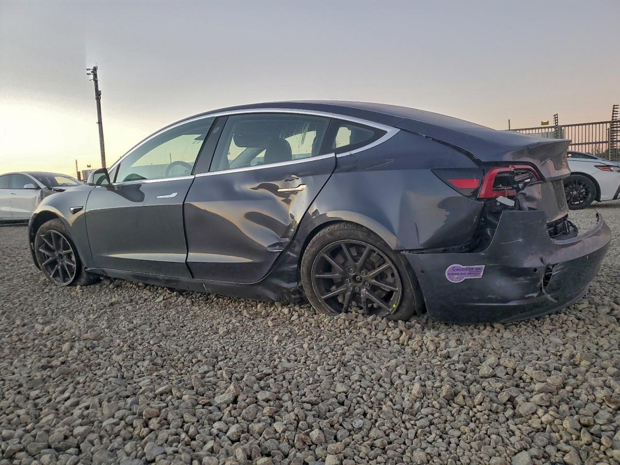 2018 TESLA MODEL 3 photo 2