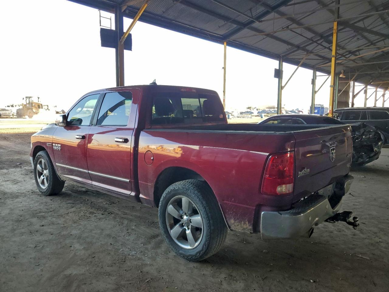 2016 RAM 1500 SLT photo 2