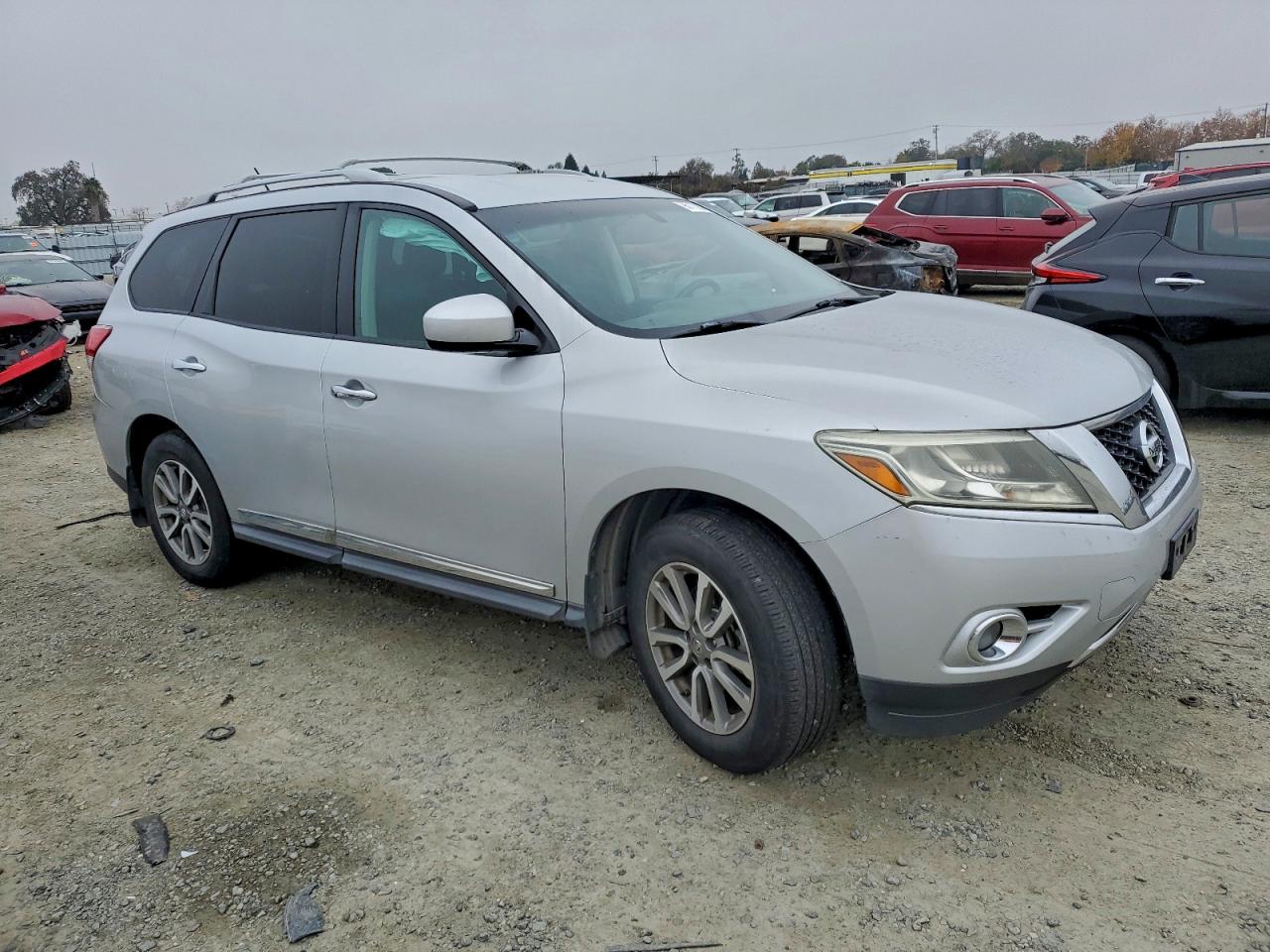 2013 NISSAN PATHFINDER S photo 4
