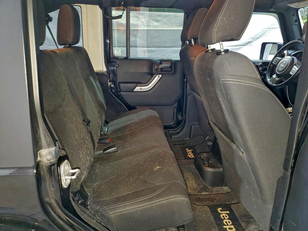 2016 JEEP WRANGLER UNLIMITED SAHARA photo 10