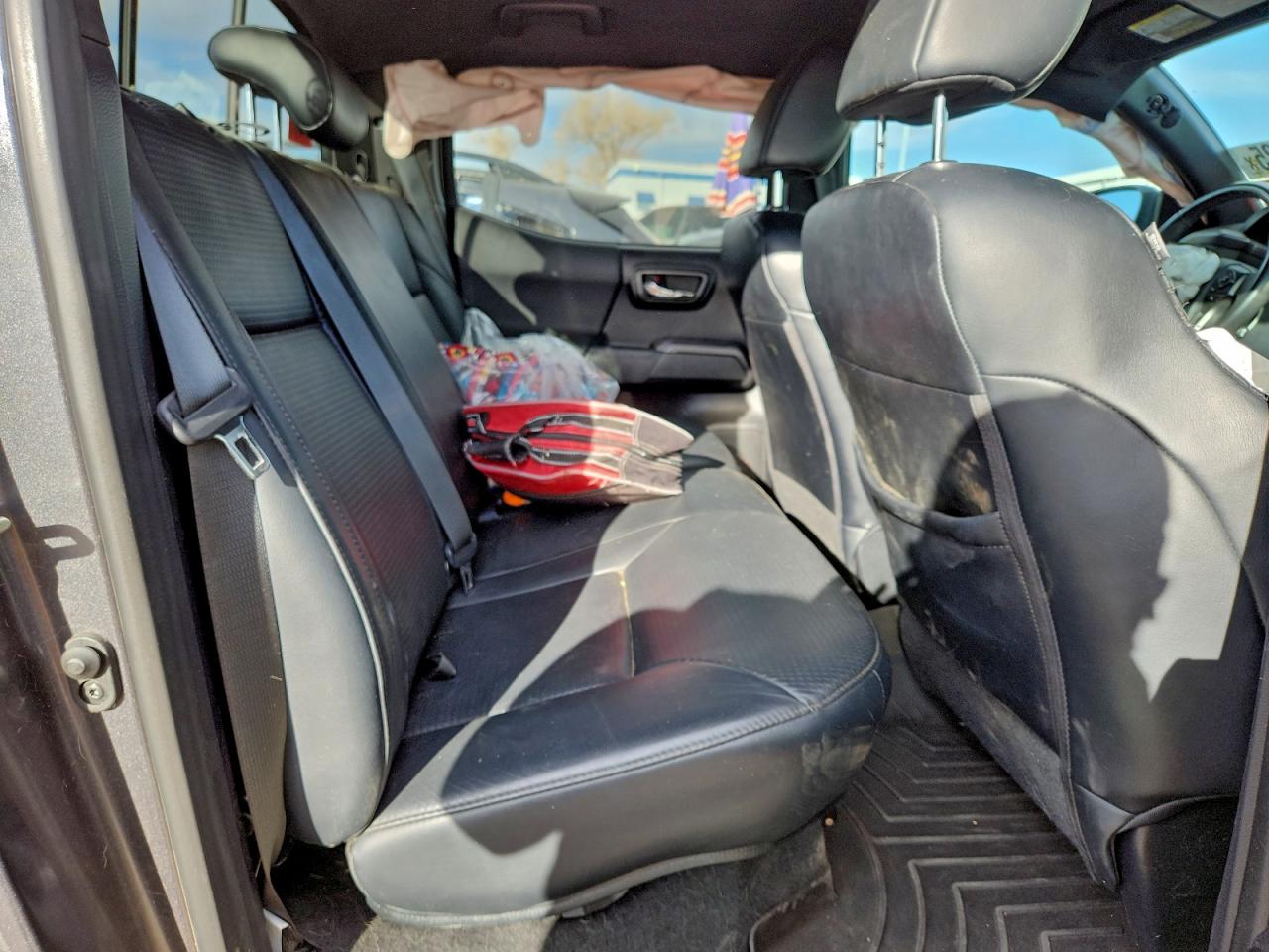 2019 TOYOTA TACOMA DOUBLE CAB photo 10