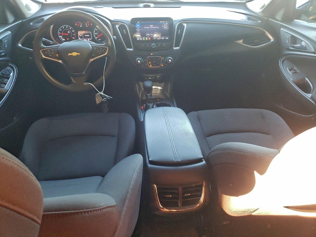2024 CHEVROLET MALIBU LT photo 8