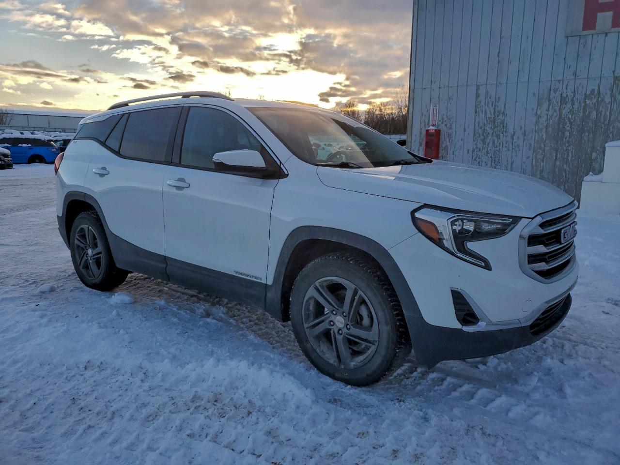 2020 GMC TERRAIN SLT photo 4
