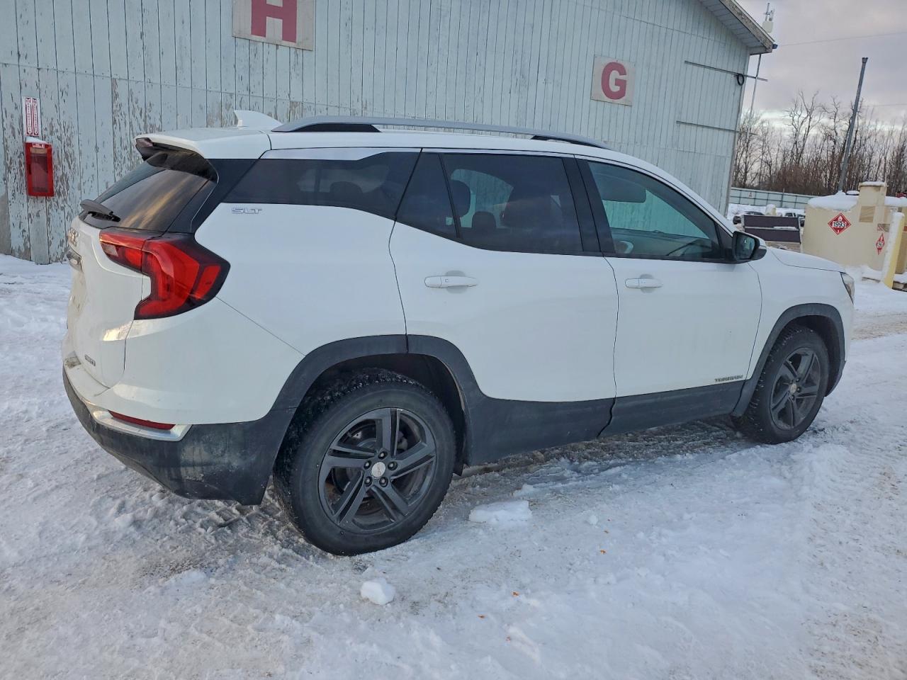 2020 GMC TERRAIN SLT photo 3