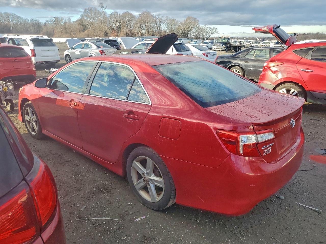 2013 TOYOTA CAMRY L photo 2