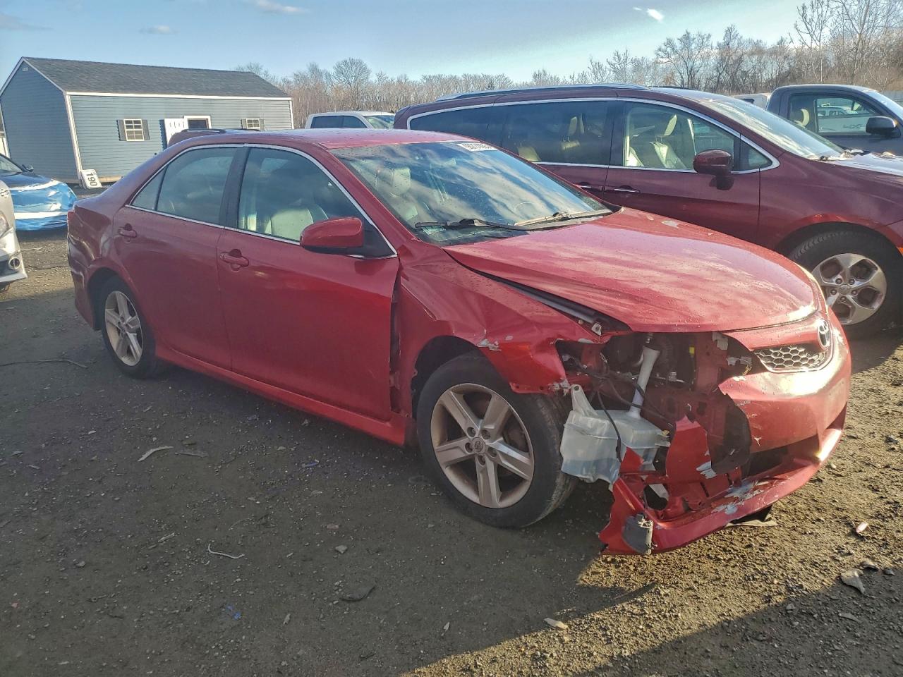 2013 TOYOTA CAMRY L photo 4