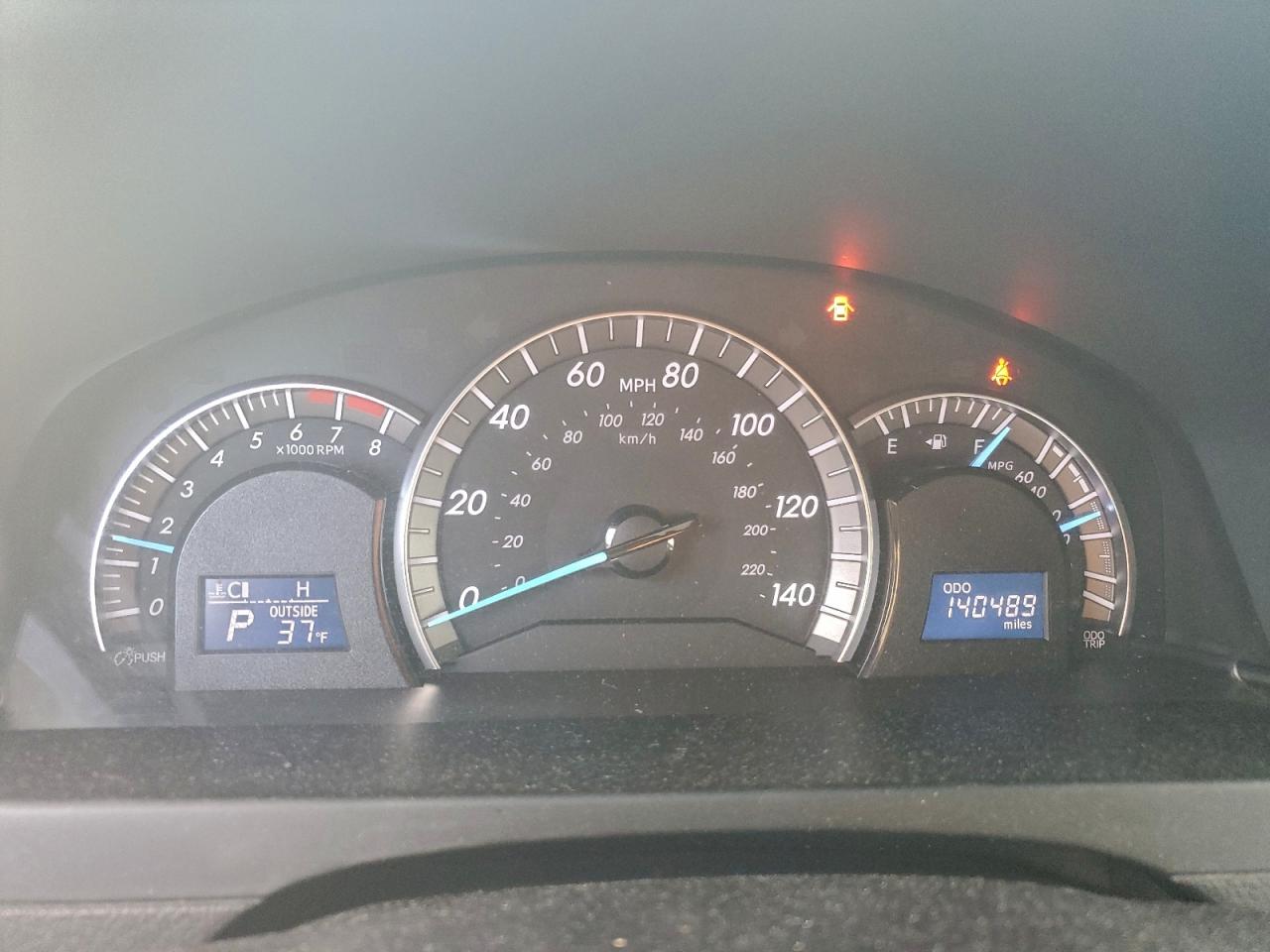 2013 TOYOTA CAMRY L photo 9