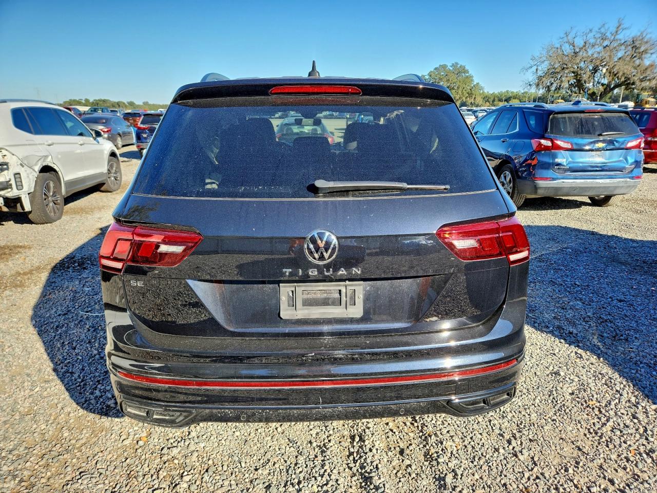 2024 VOLKSWAGEN TIGUAN SE R-LINE BLACK photo 6