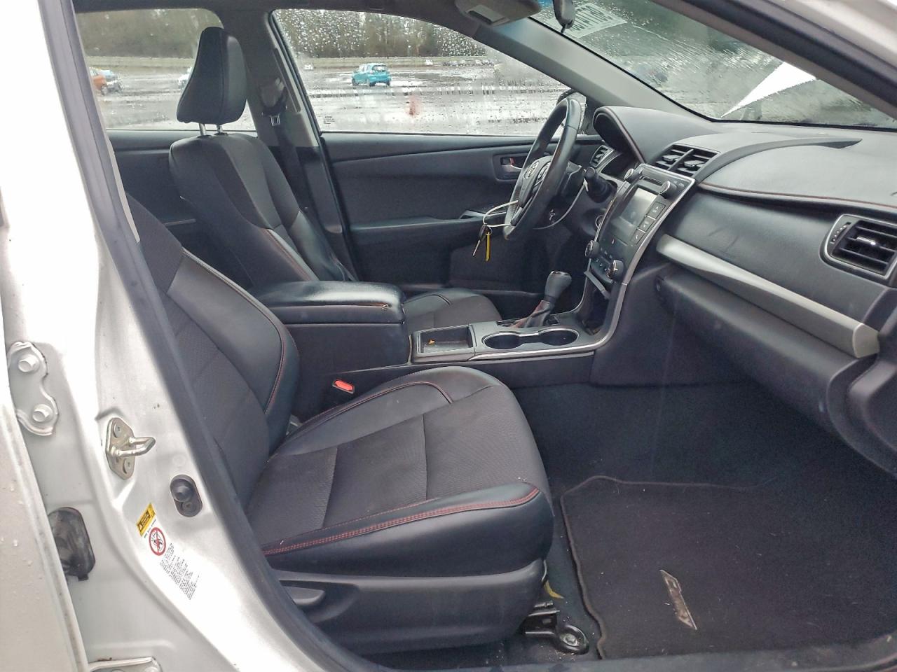 2017 TOYOTA CAMRY LE photo 7