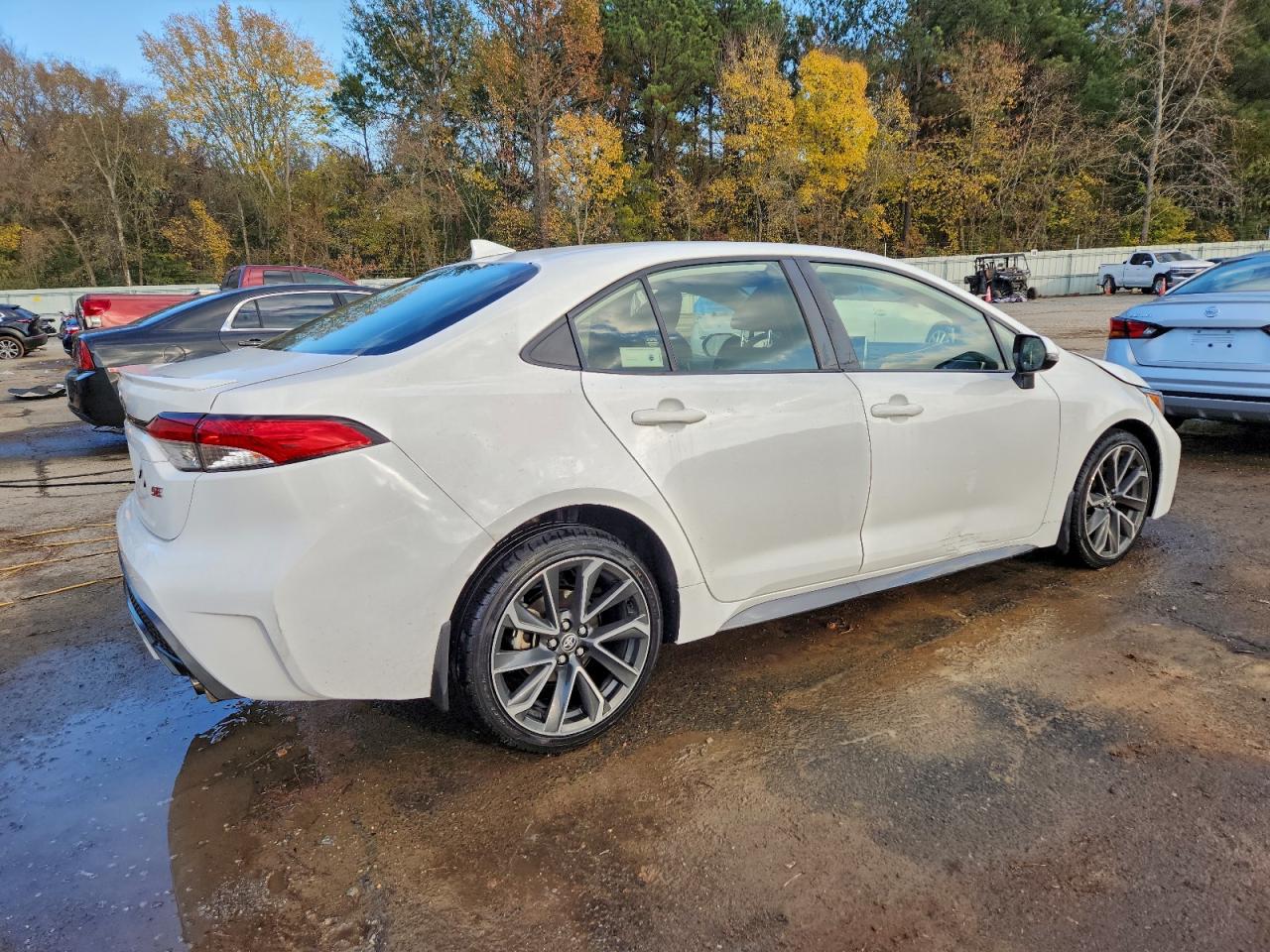 2021 TOYOTA COROLLA SE photo 3