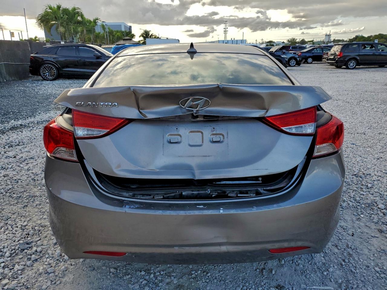2013 HYUNDAI ELANTRA GLS photo 6