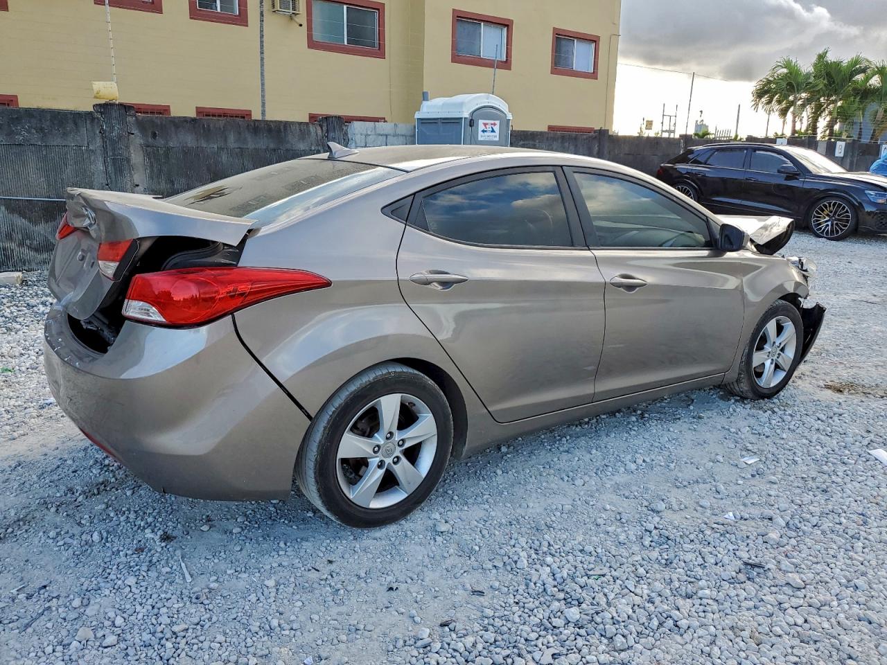 2013 HYUNDAI ELANTRA GLS photo 3
