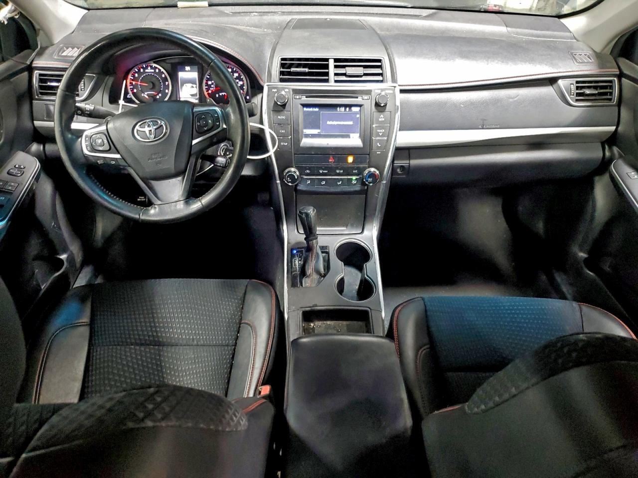 2015 TOYOTA CAMRY LE photo 8