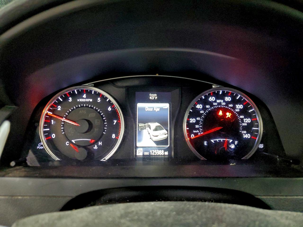 2015 TOYOTA CAMRY LE photo 9