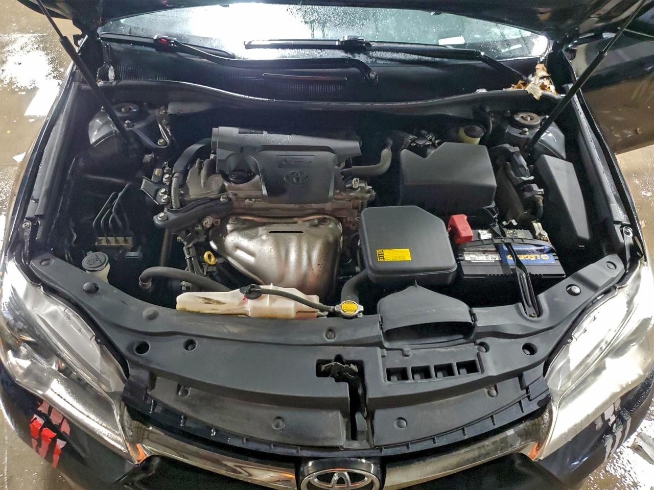 2015 TOYOTA CAMRY LE photo 11