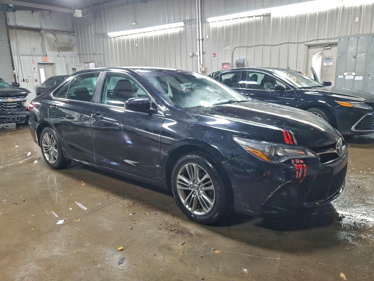 2015 TOYOTA CAMRY LE photo 4