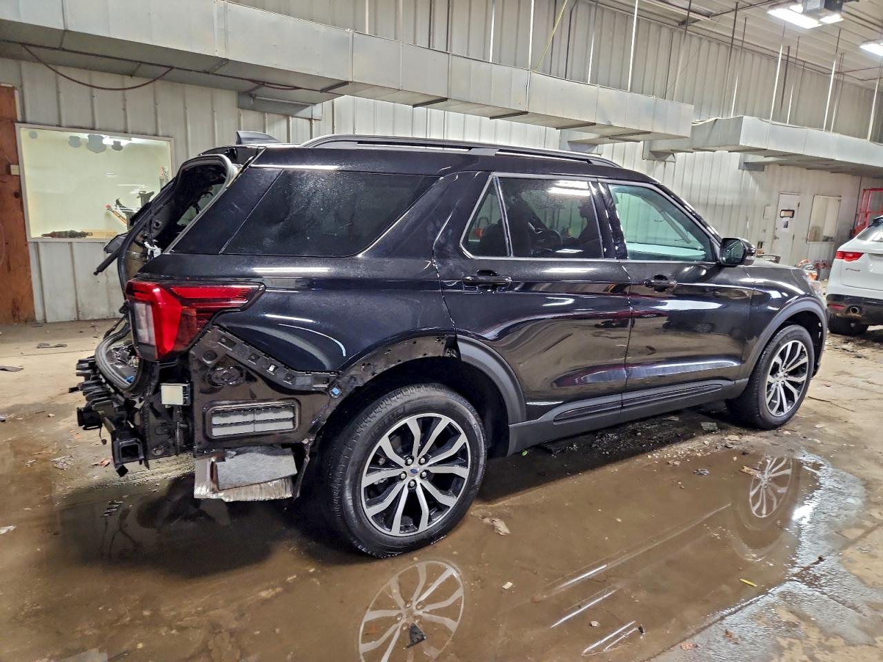 2025 FORD EXPLORER ST-LINE photo 3