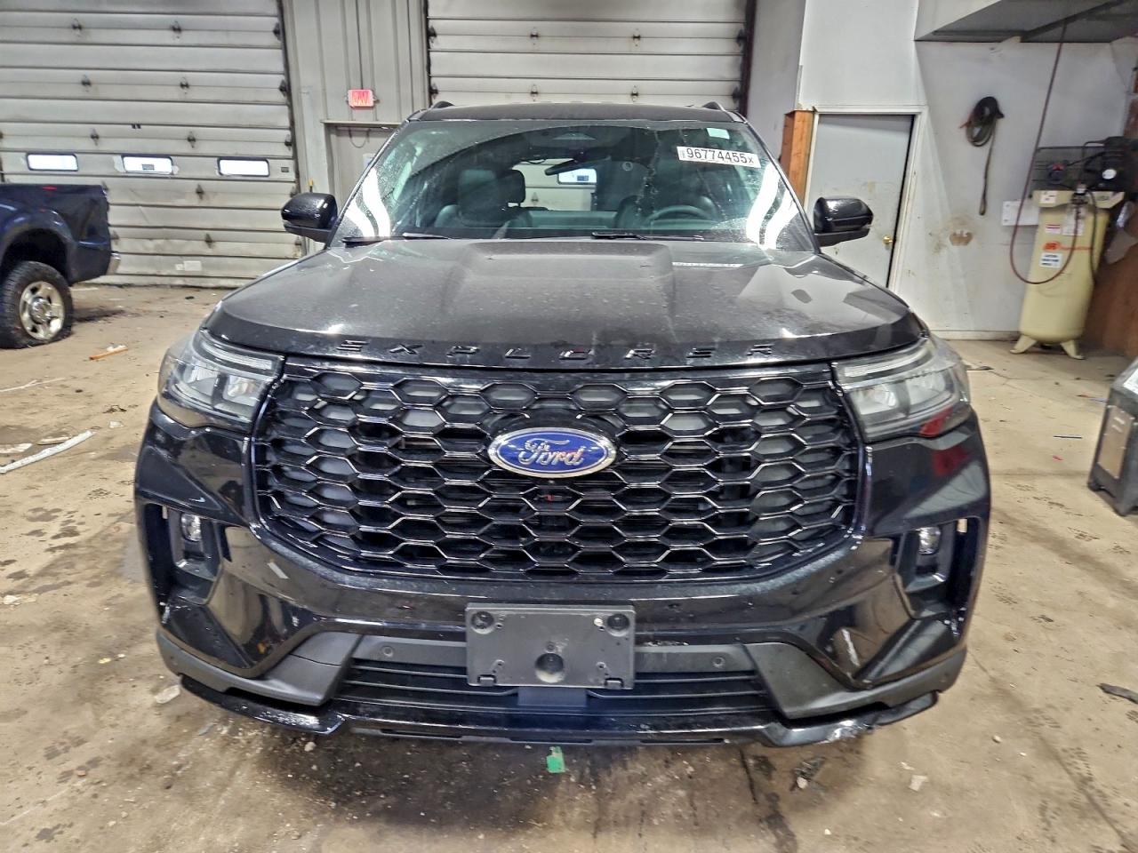 2025 FORD EXPLORER ST-LINE photo 5