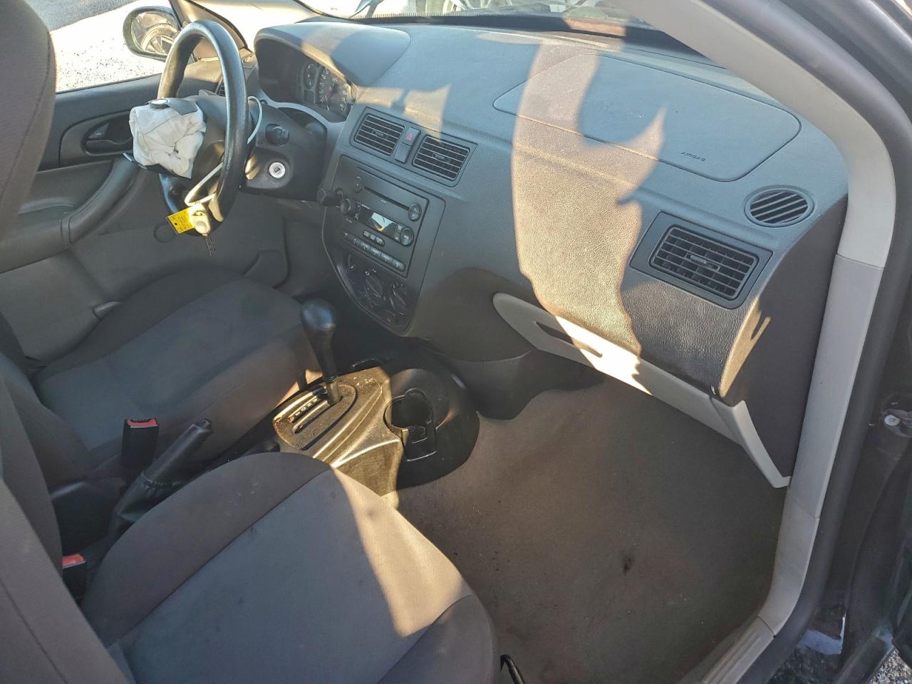 2006 FORD FOCUS ZX4 photo 8