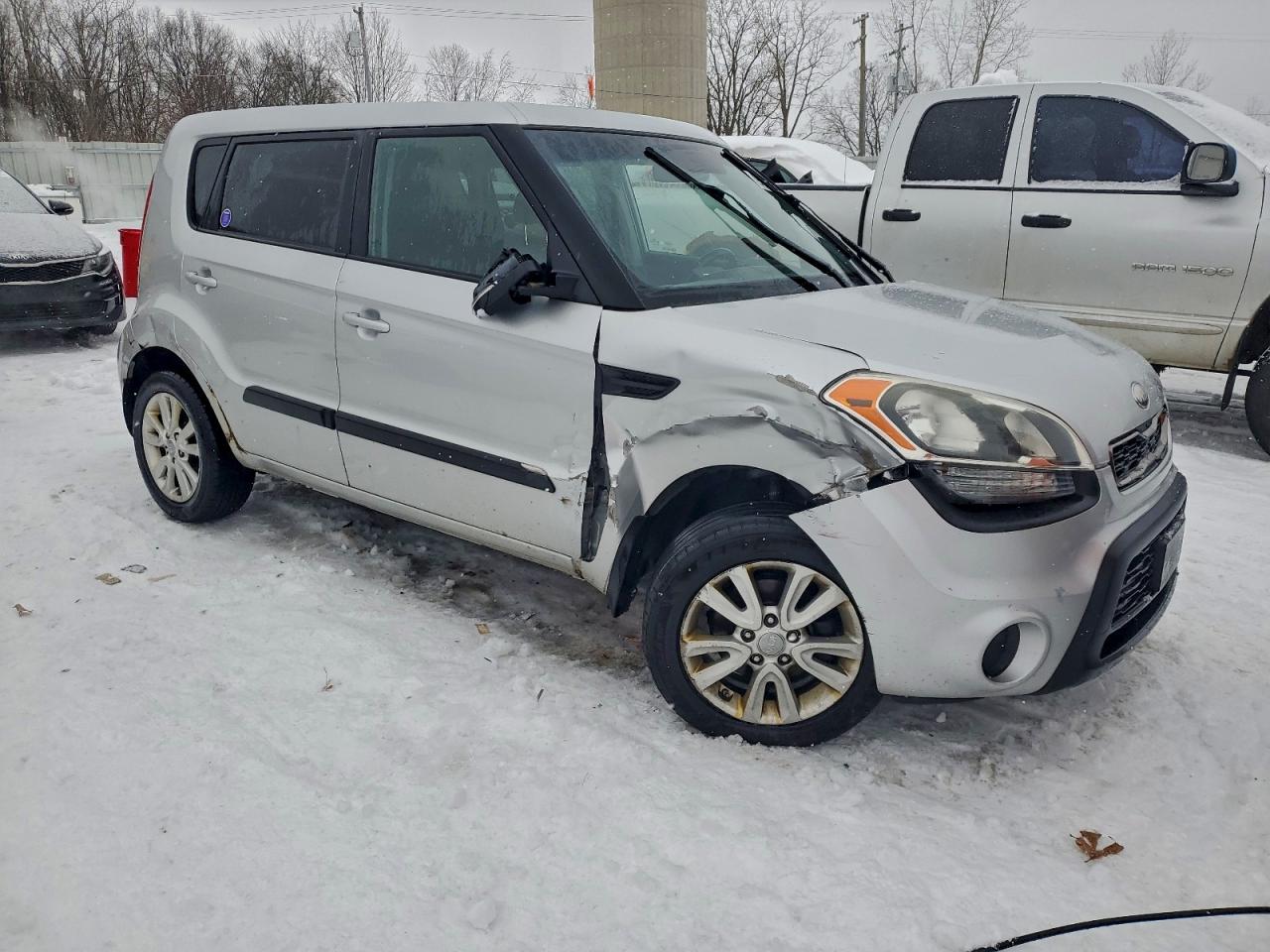 2013 KIA SOUL + photo 4