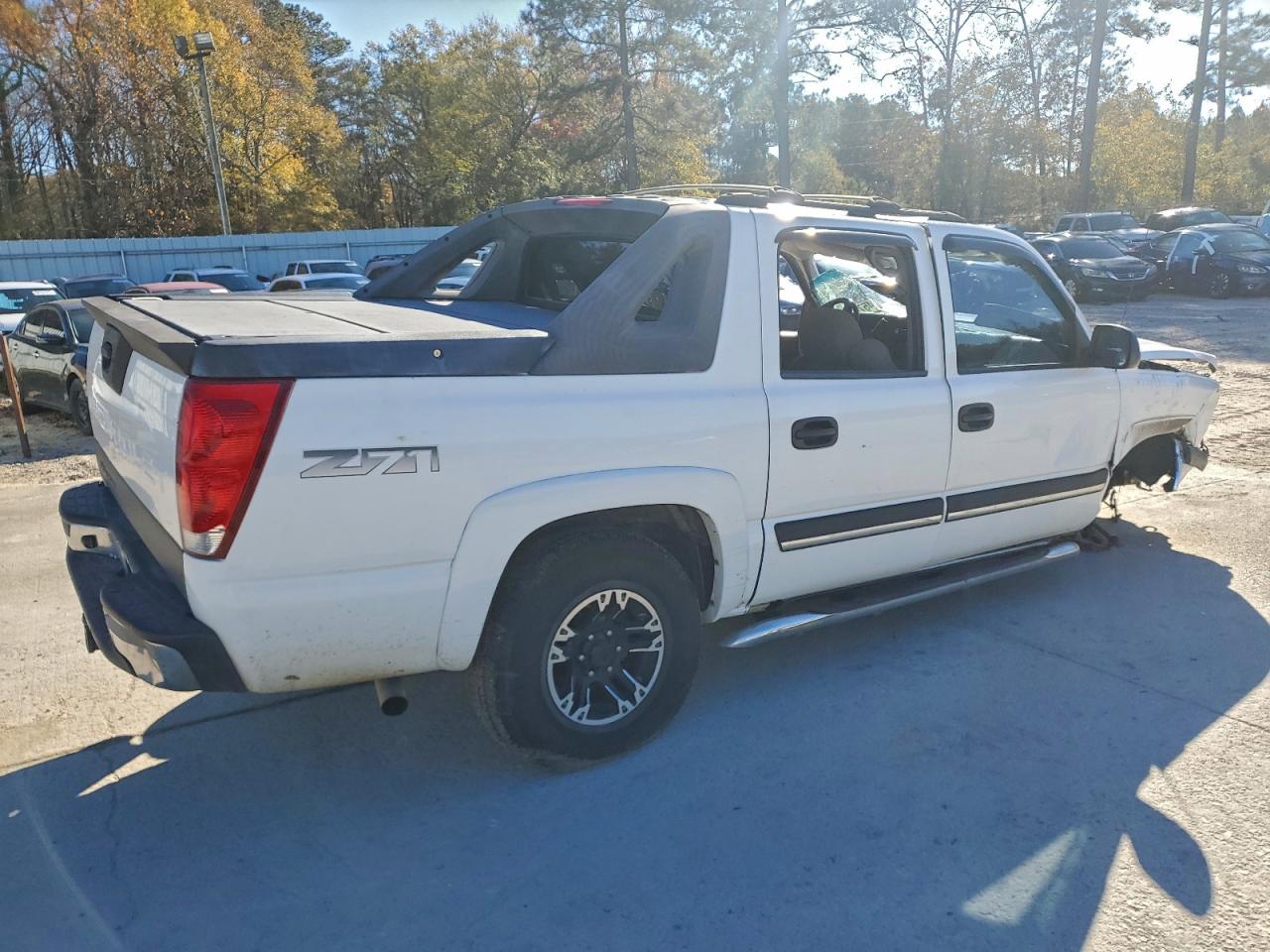 2005 CHEVROLET AVALANCHE K1500 photo 3