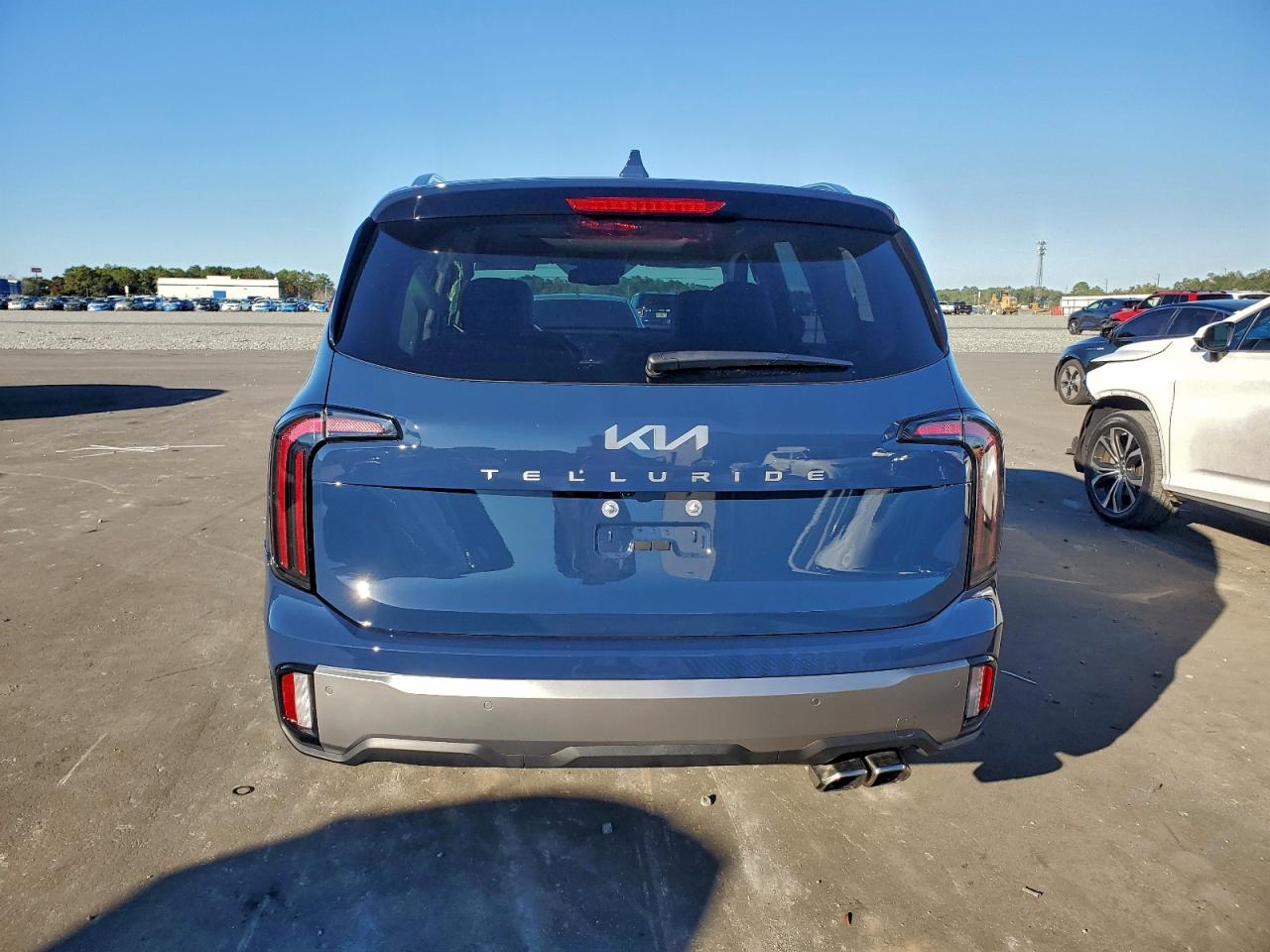 2025 KIA TELLURIDE EX photo 6