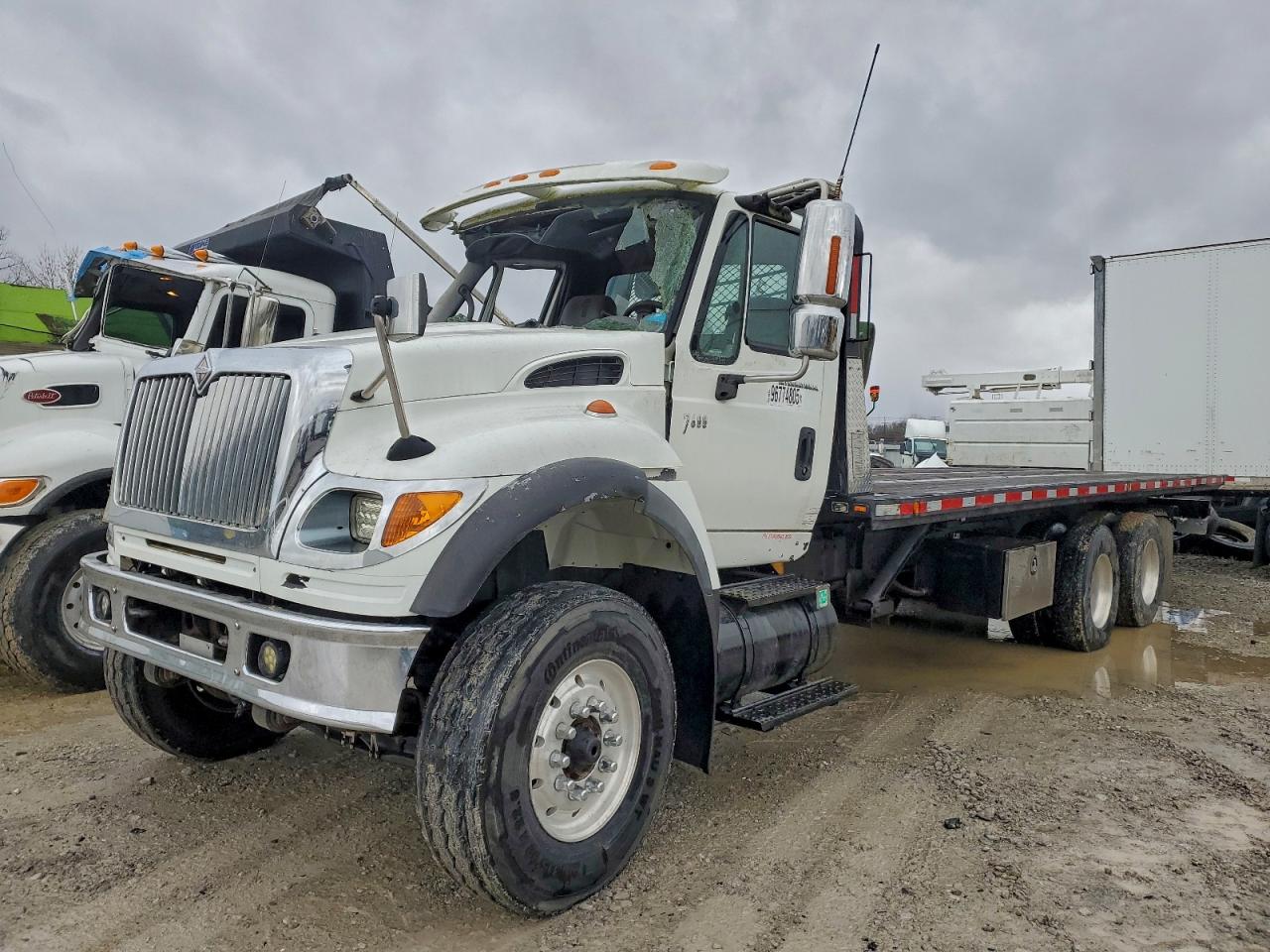 2007 INTERNATIONAL 7600 ROLLBACK TOW TRUCK photo 2