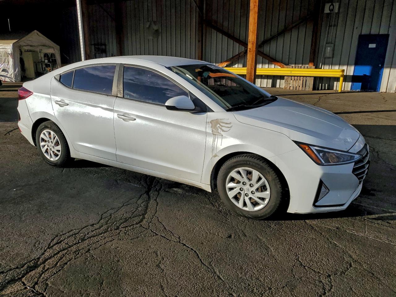 2019 HYUNDAI ELANTRA SE photo 4