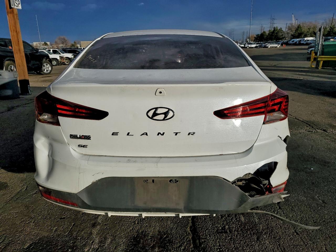 2019 HYUNDAI ELANTRA SE photo 6