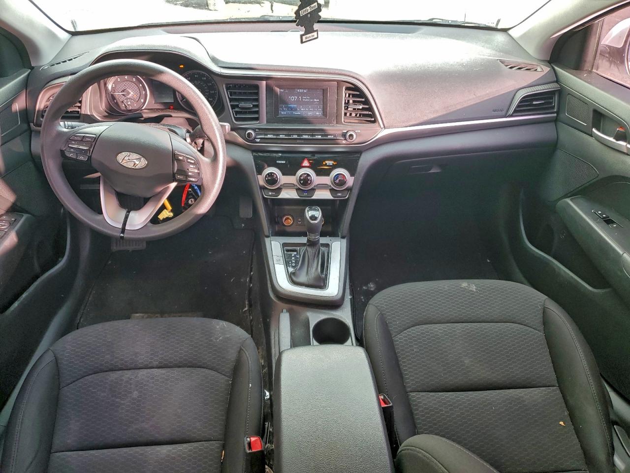 2019 HYUNDAI ELANTRA SE photo 8