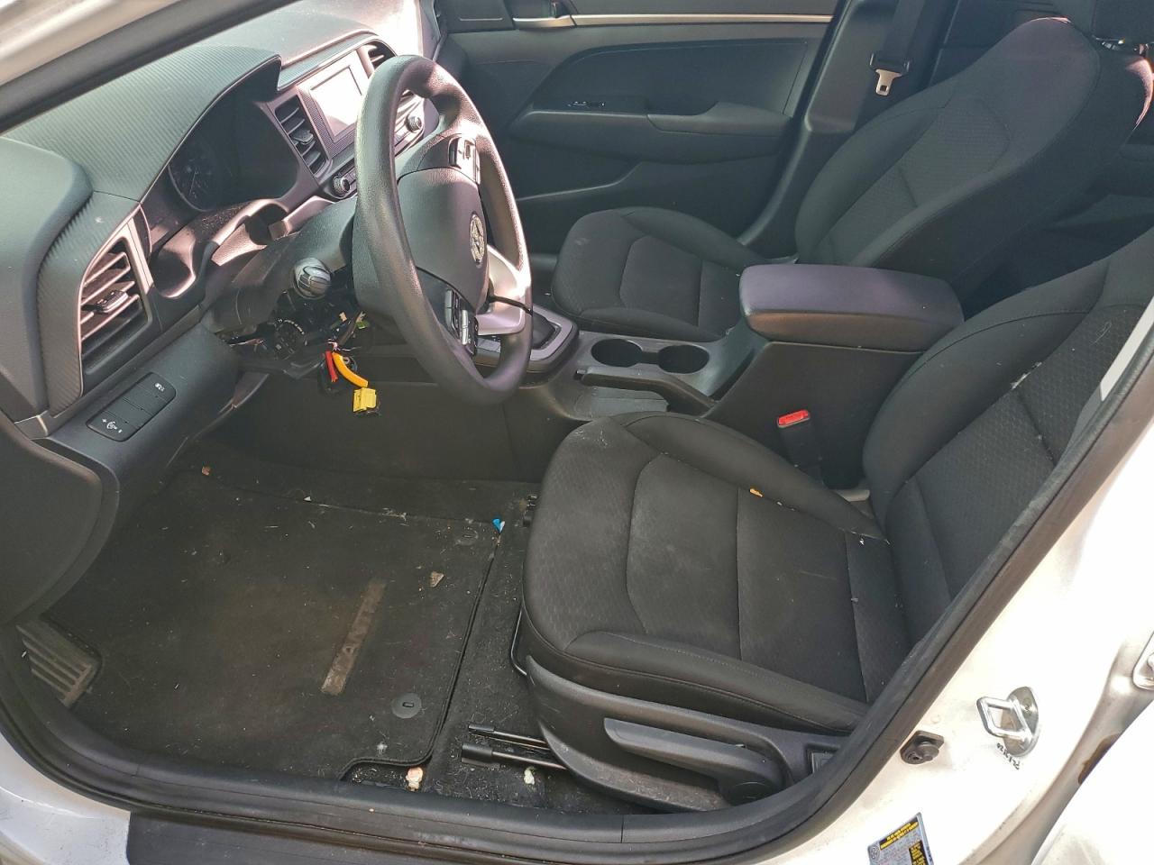 2019 HYUNDAI ELANTRA SE photo 7