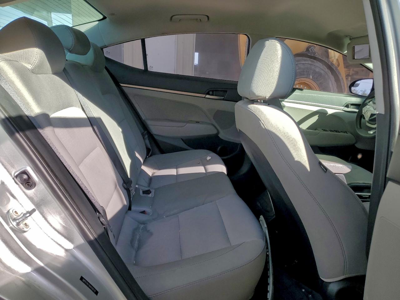 2017 HYUNDAI ELANTRA SE photo 10