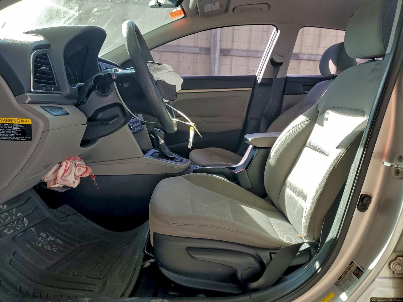 2017 HYUNDAI ELANTRA SE photo 7