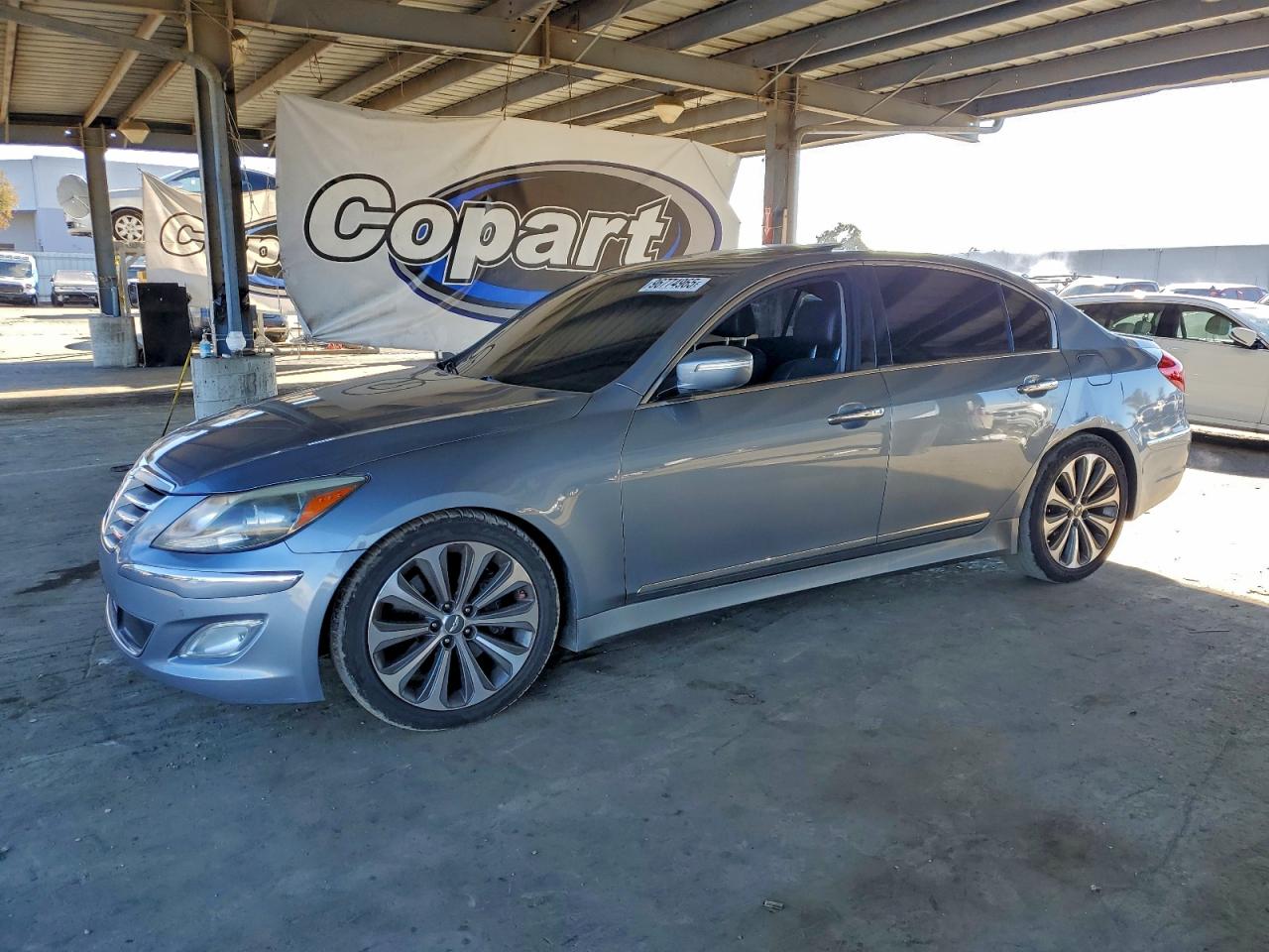 2013 HYUNDAI GENESIS
