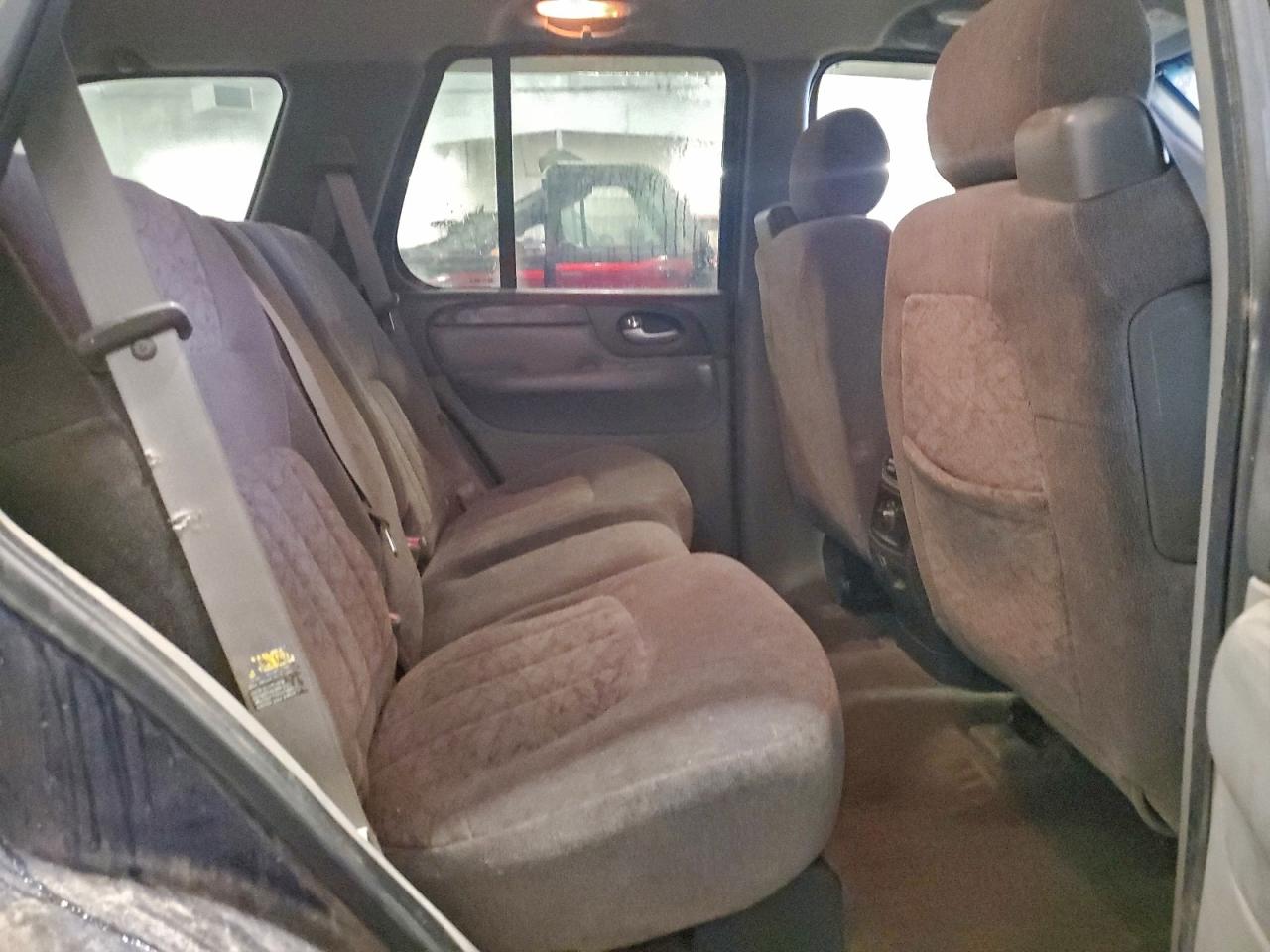 2004 GMC ENVOY photo 10