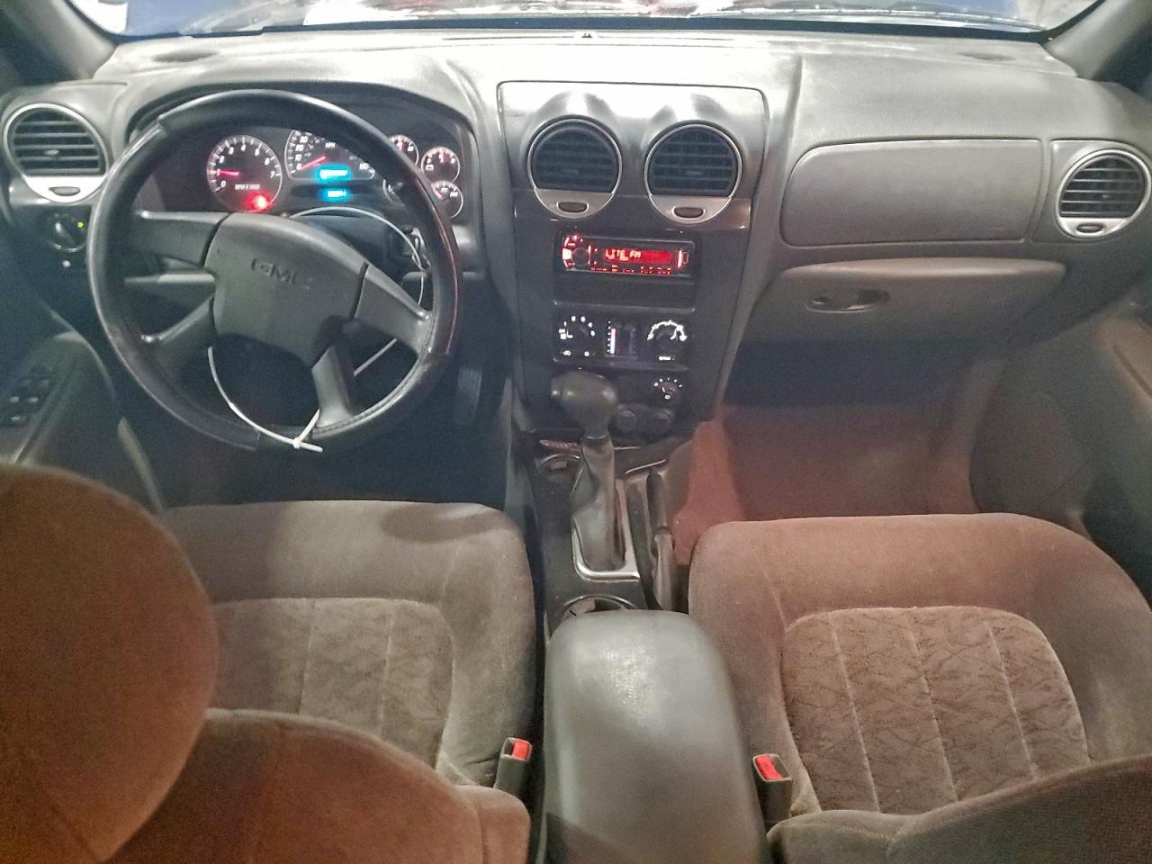 2004 GMC ENVOY photo 8