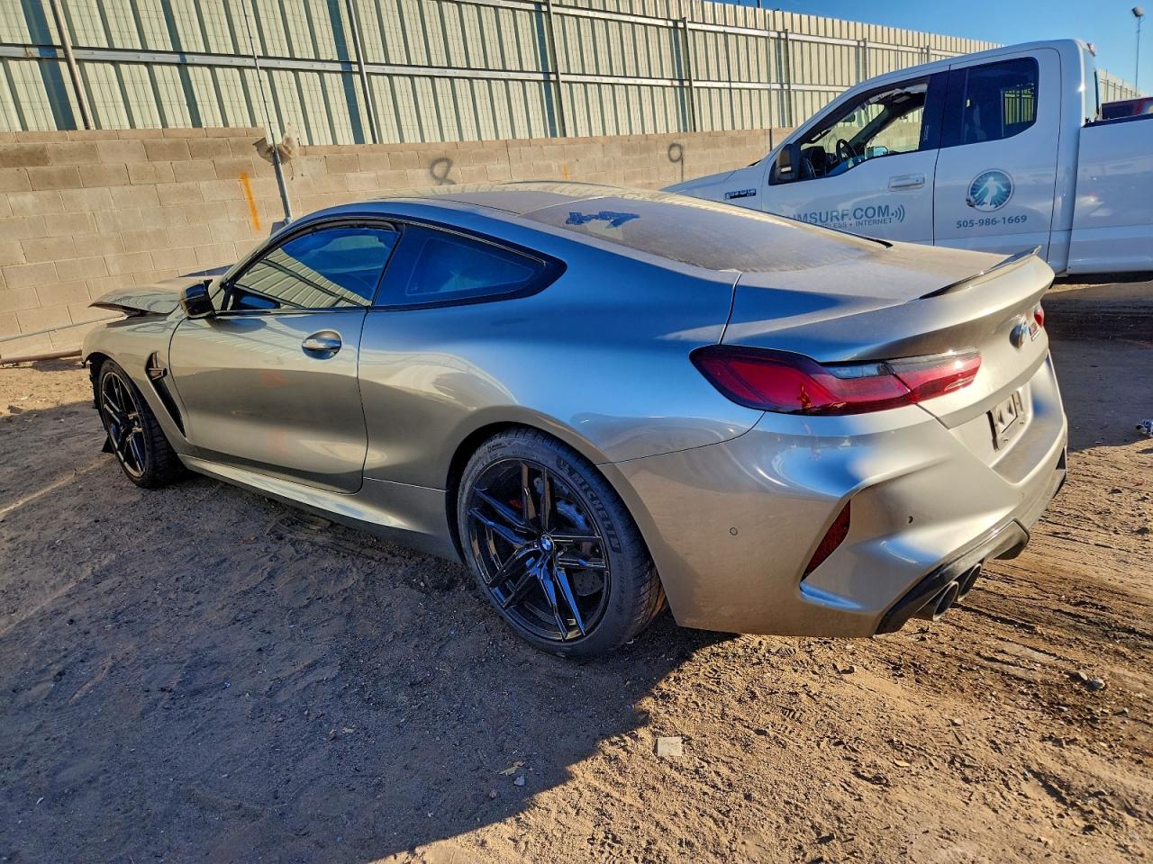 2022 BMW M8 photo 2