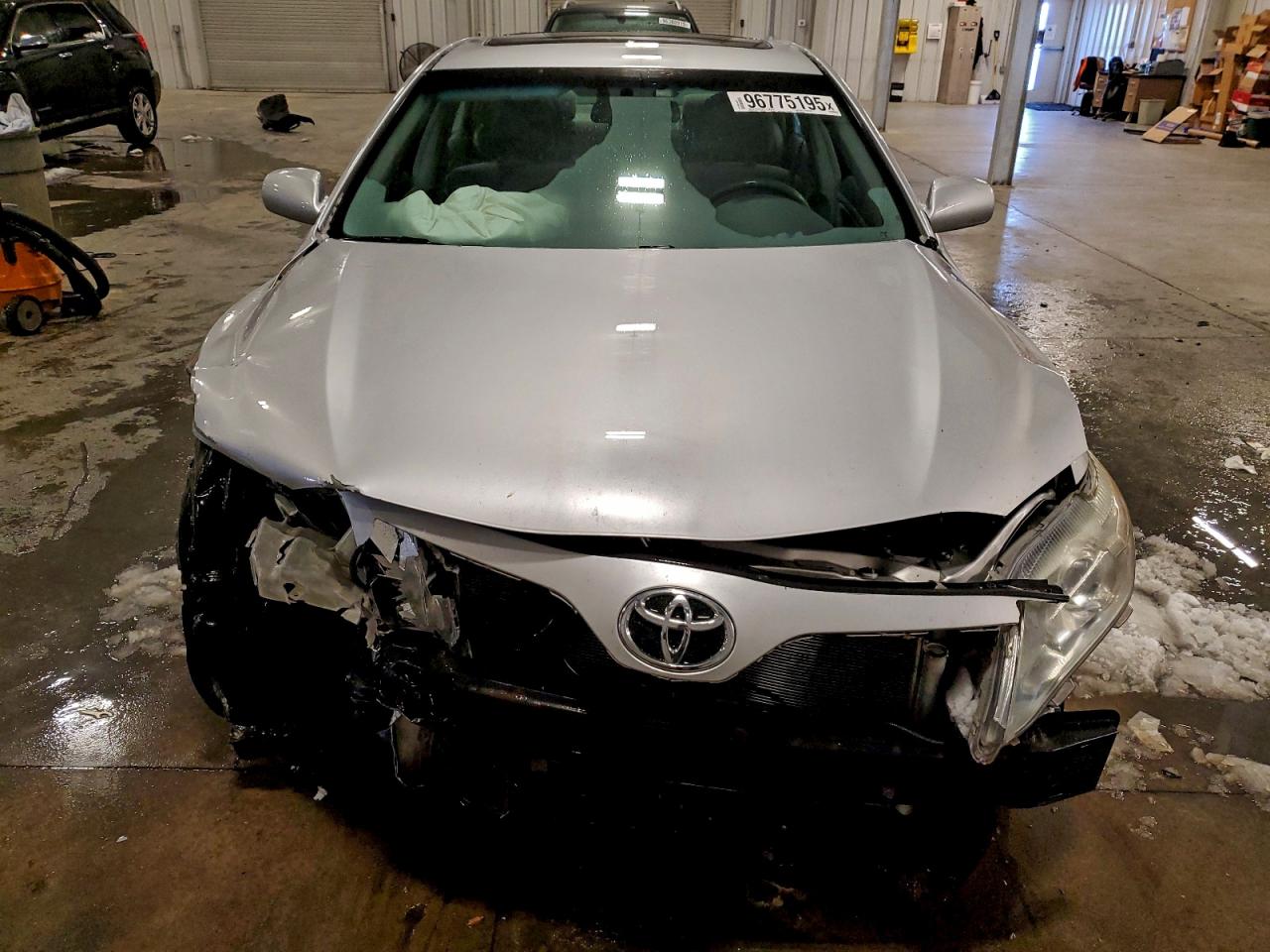 2011 TOYOTA CAMRY BASE photo 5