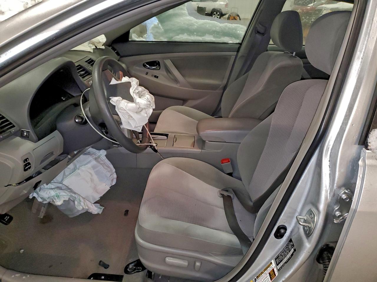 2011 TOYOTA CAMRY BASE photo 7