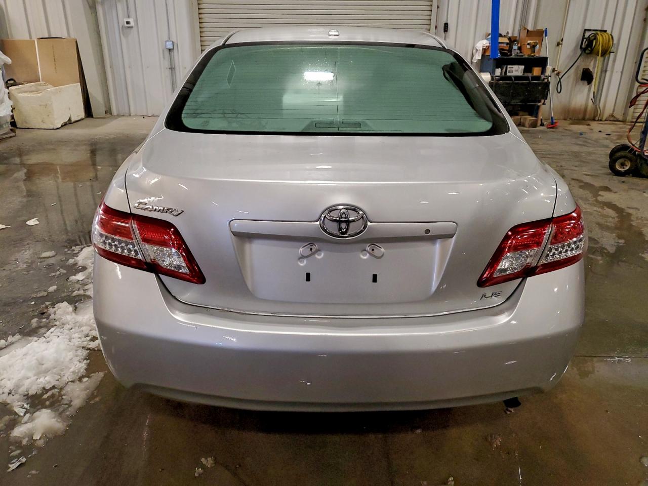 2011 TOYOTA CAMRY BASE photo 6