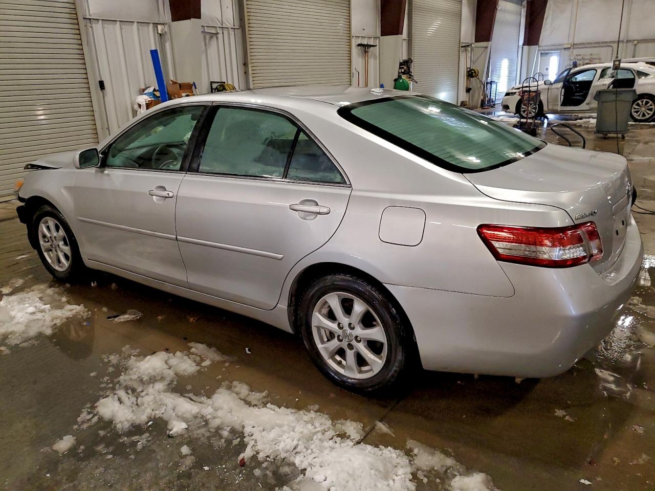 2011 TOYOTA CAMRY BASE photo 2