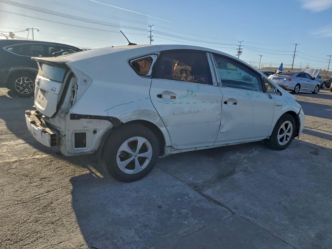 2014 TOYOTA PRIUS photo 3
