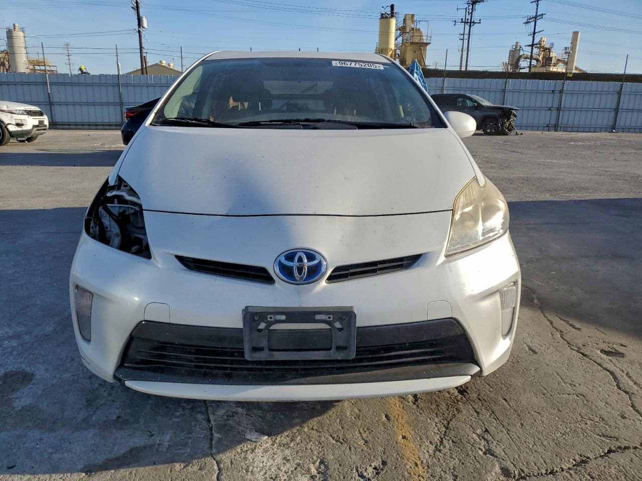 2014 TOYOTA PRIUS photo 5