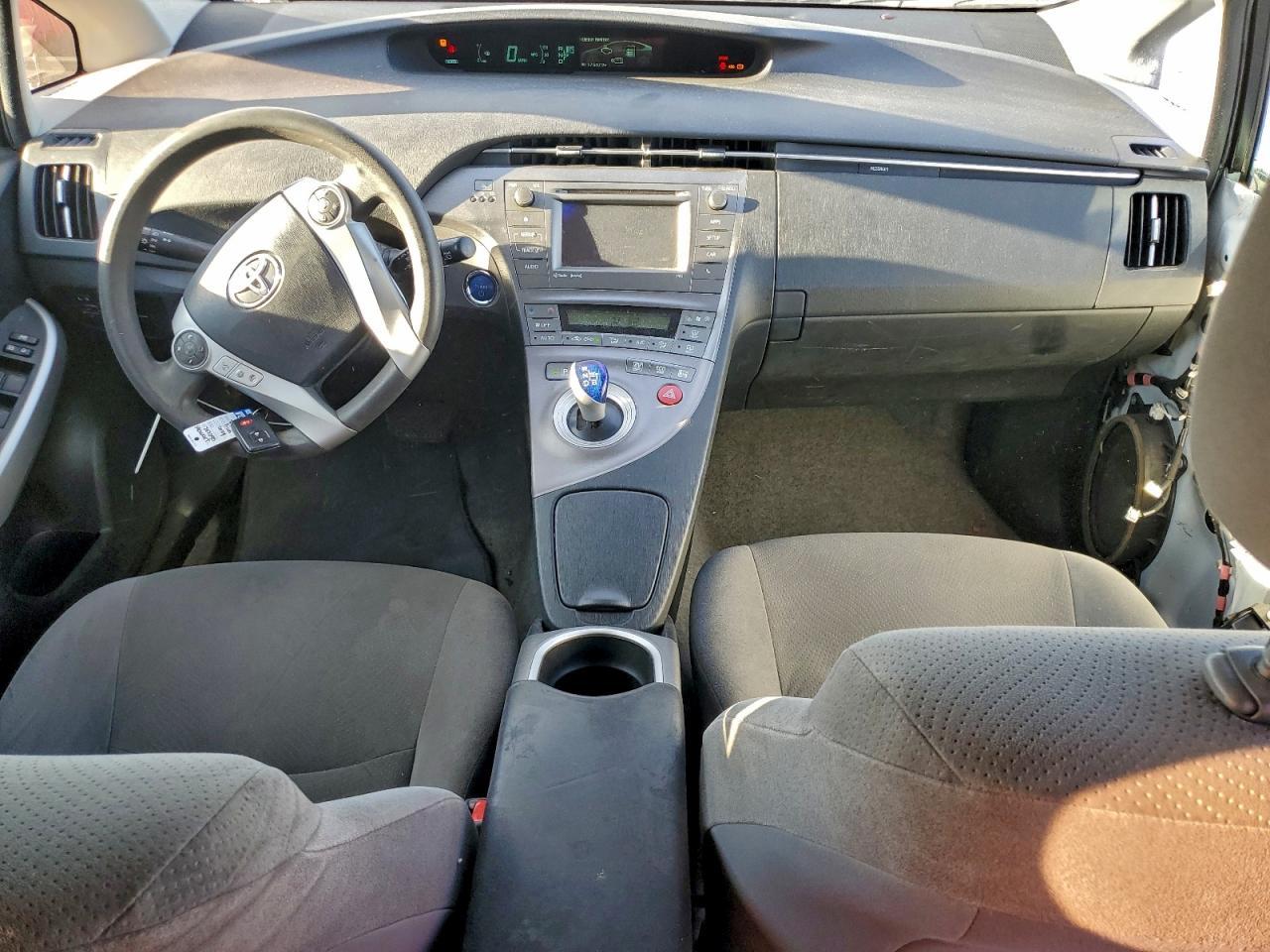 2014 TOYOTA PRIUS photo 8