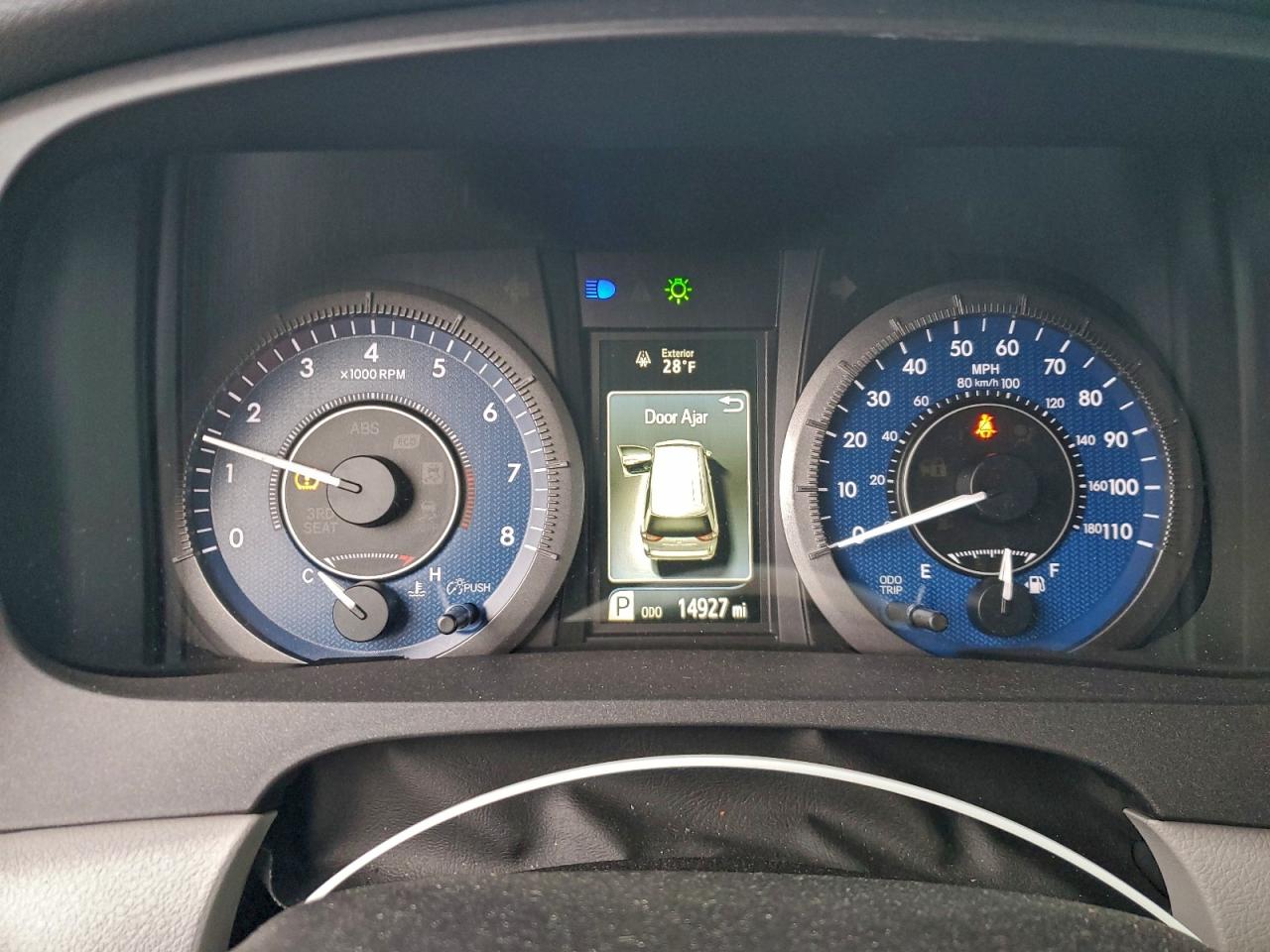 2020 TOYOTA SIENNA LE photo 9