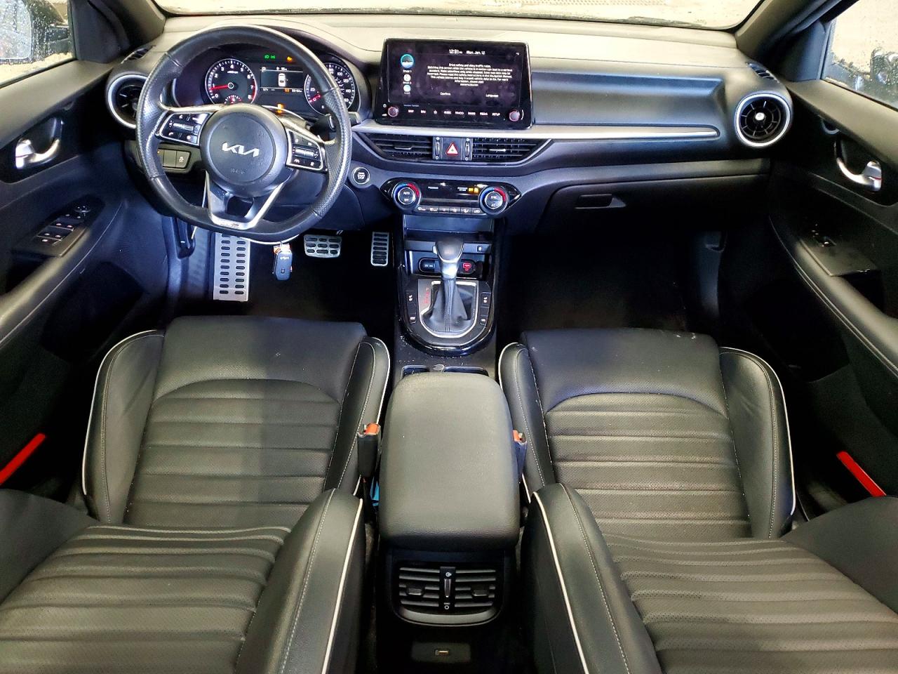 2024 KIA FORTE GT LINE photo 8